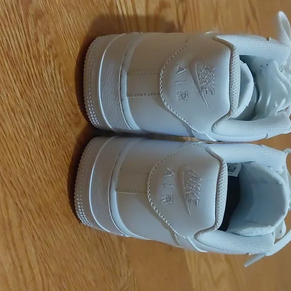 Nike Air Force 1 Size 9 - Picture 5 of 5